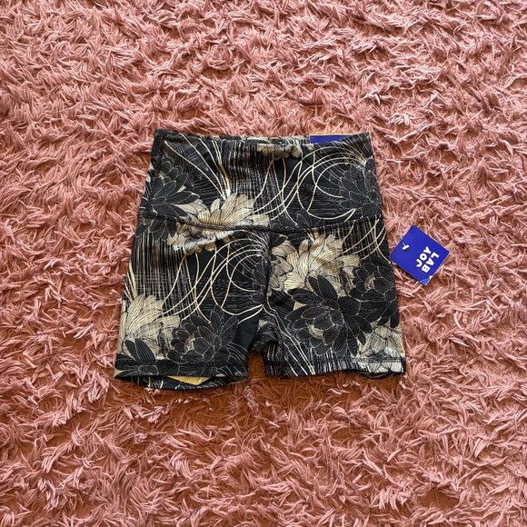 NWT JoyLab High Rise Black Floral Bike Shorts Size Small - Picture 1 of 4